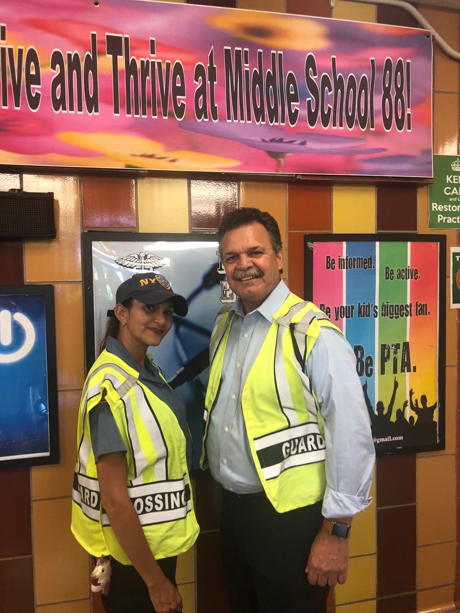 FelixWOrtiz's tweet photo. Our school crossing guards are responsible for our childrenโs safety. Thank you! @DistCouncil37 #local372 @AileneAltman @BrooklynMs88 @ms88library https://t.co/8MleIYLlVU