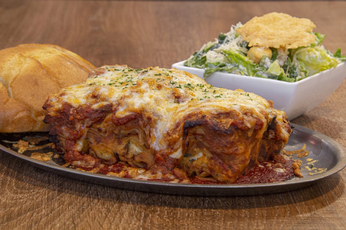 RickysAllDayMH's tweet image. ⭐⭐ This week's special ⭐⭐

50% off!!
Phone in, takeout only,
Curbside pickup

Our new and improved, 'made in house'
Lasagna
Fresh made Caesar Salad
Fresh bake Piccolo garlic loaf

403-504-4111

#medhat