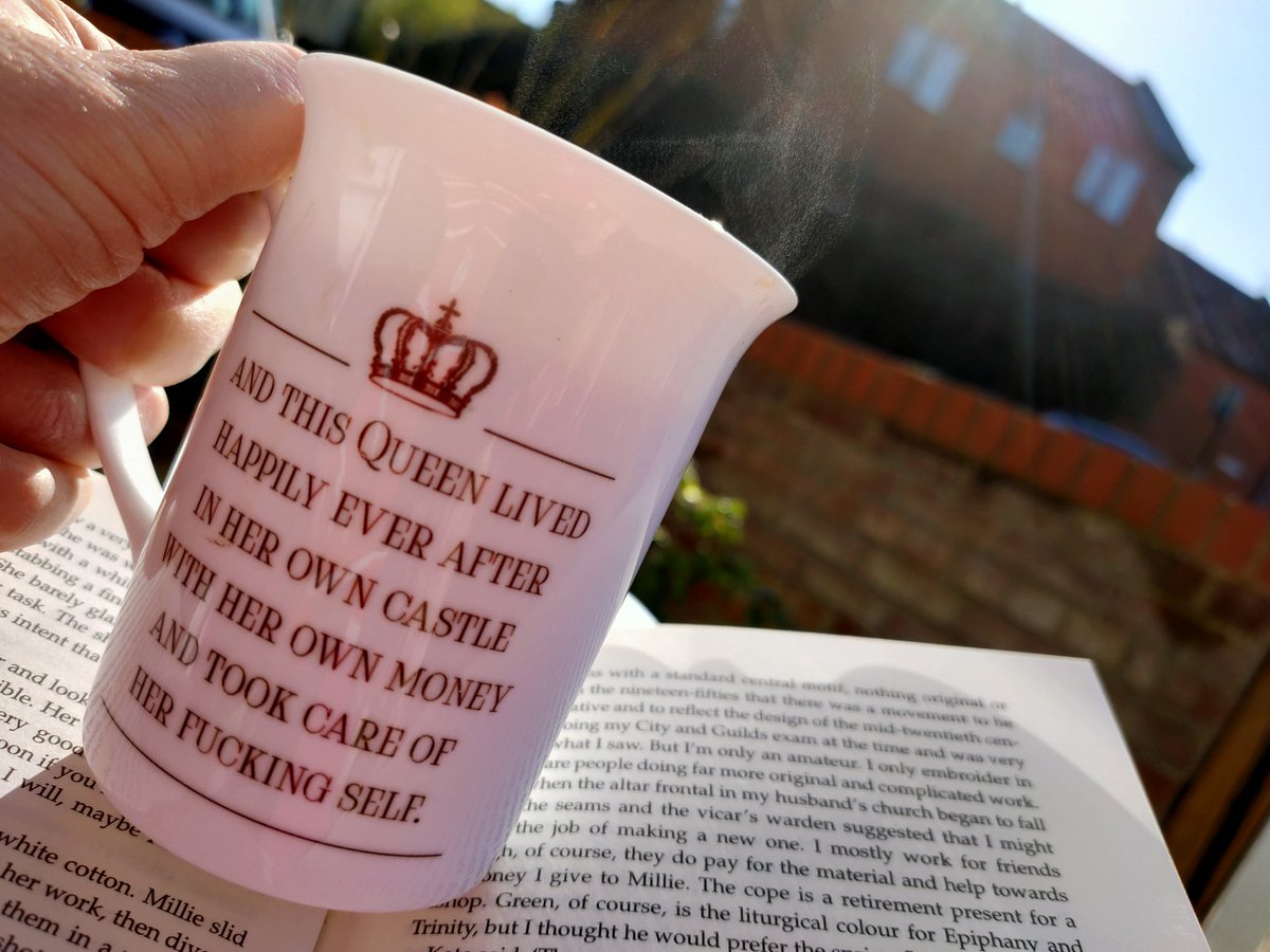 lizgardner22's tweet photo. Seems sensible right now....#holyflaps #CoronavirusLockdownUK #StayHome #goodbook https://t.co/Ee8lKzOUQR