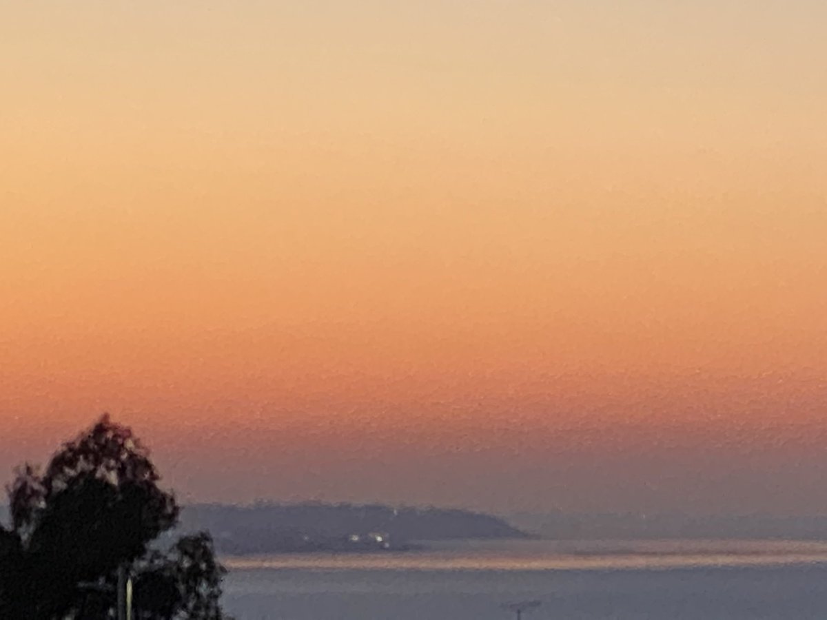 davidhsamuel's tweet photo. Just gorgeous in #Whitstsble tonight. #sunset https://t.co/ovaNmEWwJZ