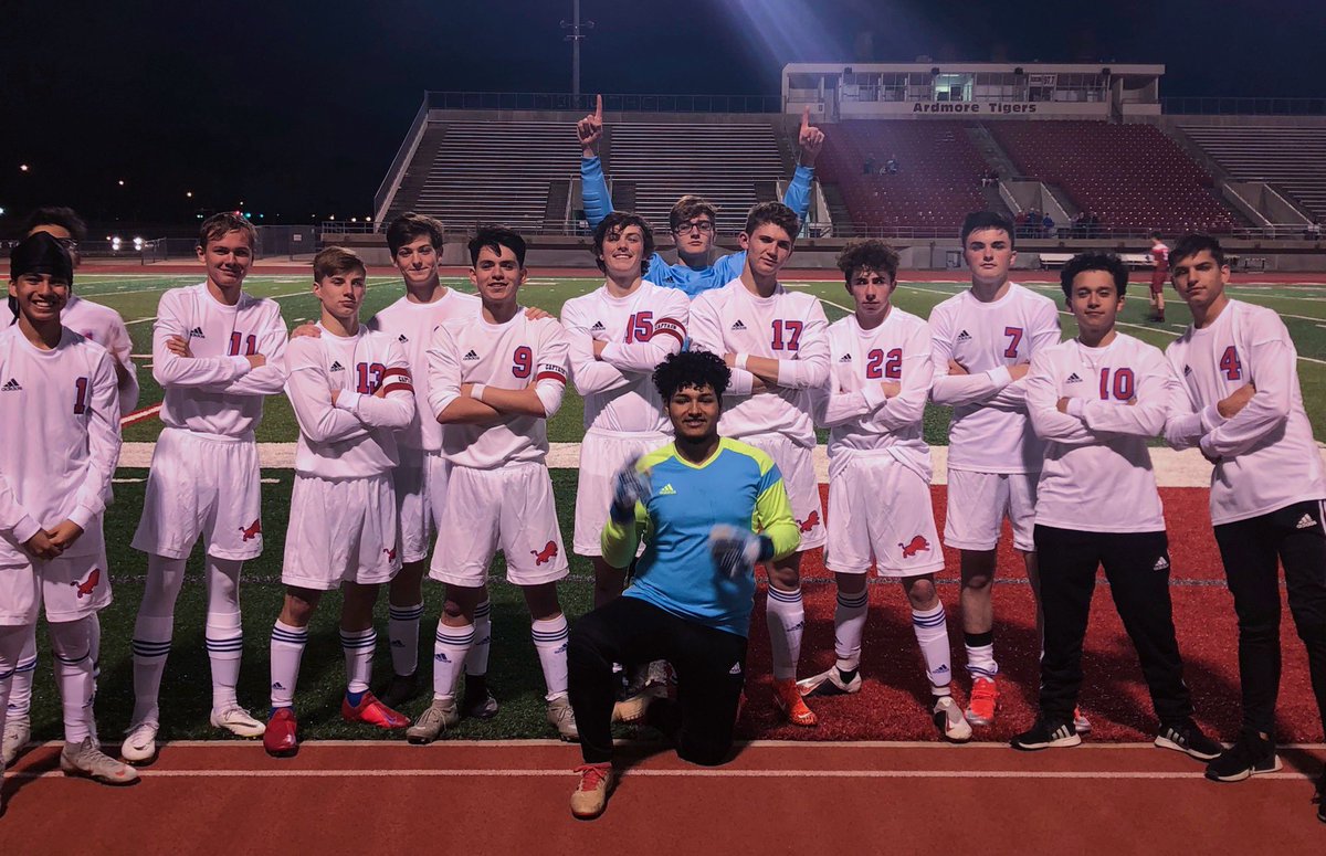 ky_carper's tweet photo. The end of this era has my heart hurting💔 I only got 3 games with with my 2020 seniors. Never take for granted the time you have with your people. We had a chance to pursue best soccer season Durant has ever seen and it’s forever gone. https://t.co/h898imC0gw