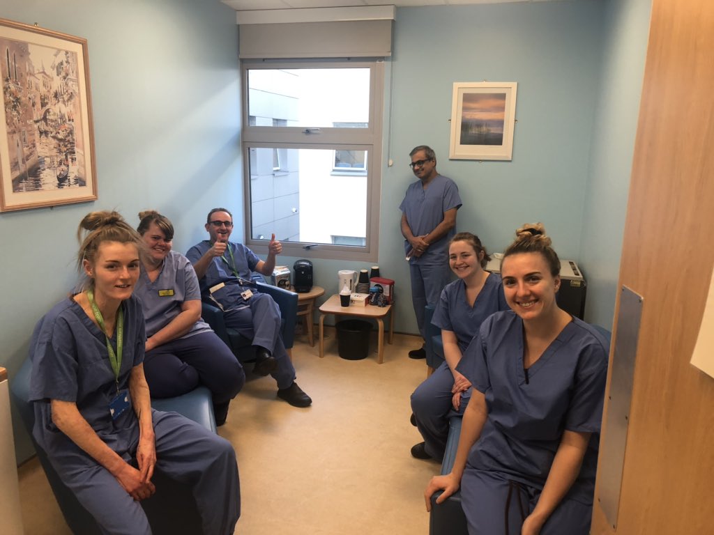 #teamED new Staff Well-being space. Essential to enable the team to take a moment out of the “hot zone” for themselves #InThisTogether #NHSheroes @MEHTOccyHealth @MEHTloveNURSING @paulawoods4 @drahmadaziz_EM @broomfieldnhs