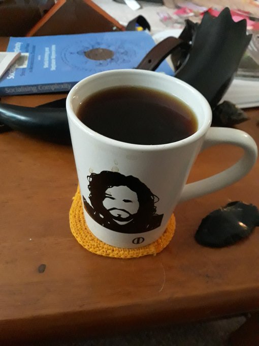 의 미디어: @radiationmouth @Mammals_Suck Jon Snow agrees with you that this is a 5 cup of coffee day 200%. #Le 의 미디어: @radiationmouth @Mammals_Suck Jon Snow agrees with you that this is a 5 cup of coffee day 200%. #Le