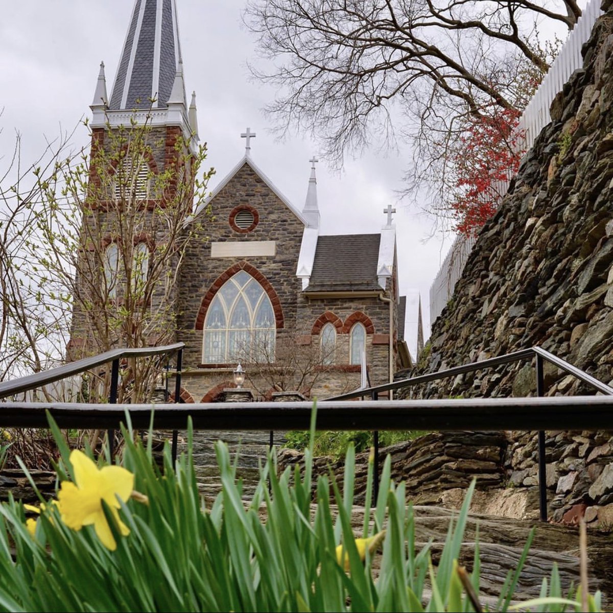 HFPAssociation's tweet photo. It’s finally time to vote on our March Instagram photo contest with the theme of Spring in Harpers Ferry!
Head on over to our Instagram to vote on your favorite photo!
#HarpersFerryNPS #FindYourPark #HAFEPhotoContest #ExperienceHarpersFerry https://t.co/m4iPb3zAMq