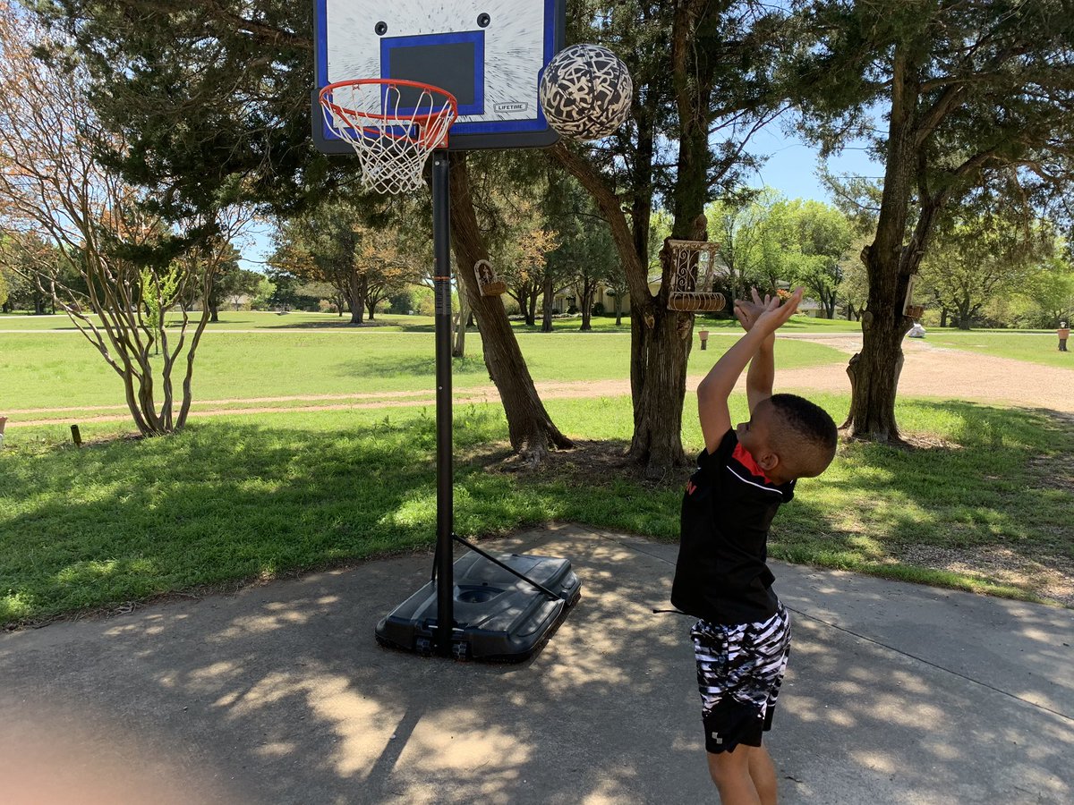 We are participating in P.E., <a href="/CoachHJohnson8/">Hunter Johnson</a> . Basketball 🏀 and hurdles are a part of today’s routine. <a href="/JRIrvin_Elem/">JR Irvin Elementary</a> #MISDproud #MISDhappy #irvinincredibles