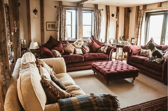 How are you spending your days right now?

Are you still working? Are you managing to see your horses? Riding? Walking the dogs? Homeschooling the kids? Binging Netflix box sets?

Sending MASSIVE love and respect to all of the key workers out there, work… ift.tt/2wExEWl