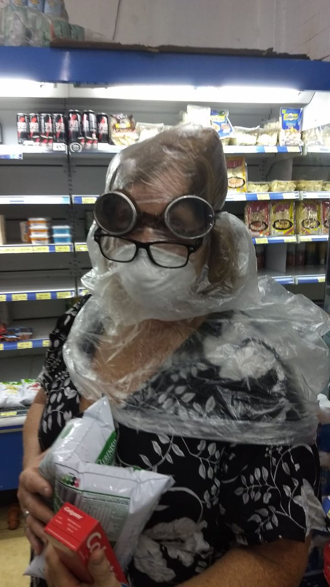 Carmen_LaLeona's tweet image. Mi amiga en el super😱