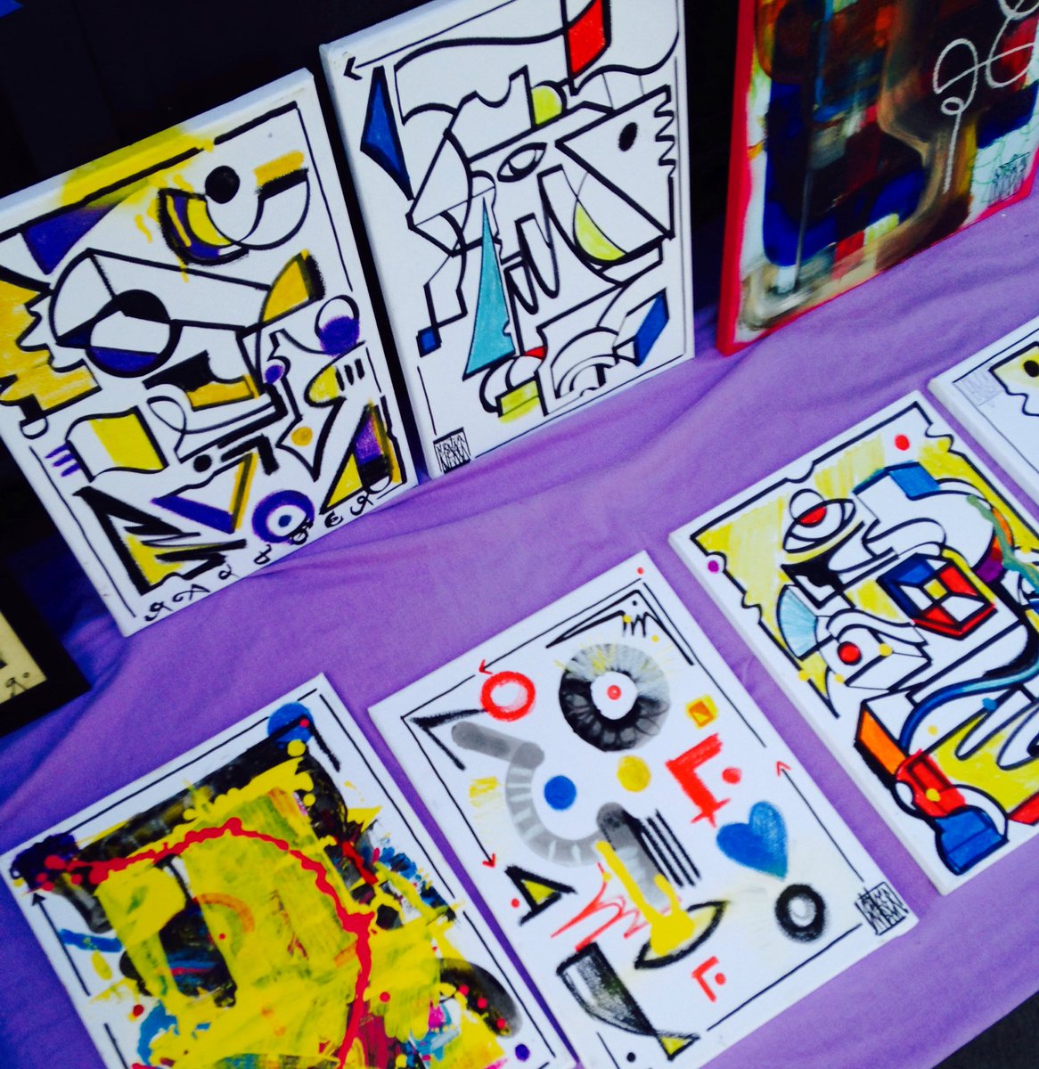 raptoer1's tweet photo. #cultura #urbanart #movimiento #color #style #exhibition #ink #raptoer #artistadistrada #spain #moderndesign #wizard #magic https://t.co/hLz7RznEQ4