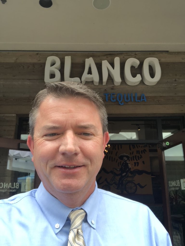 billgatesaz's tweet photo. Grabbing some lunch from #Blanco @BiltmoreFP @LocalFirstAZ #AzTakeoutWeek https://t.co/5RLr88nVN3
