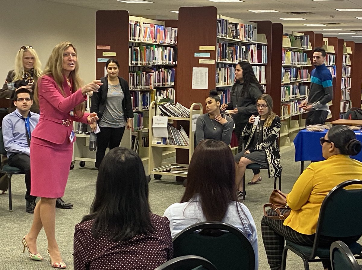 KeiserU's tweet photo. Earlier this month, As part of KeiserU #Miami’s monthly Coffee & Conversation, students & faculty had an inspiring conversation with President Beach recognizing empowering & inspirational women in their lives.
#KeiserMiami #SeahawkNation #WomensHistoryMonth https://t.co/99sZfoAfNU