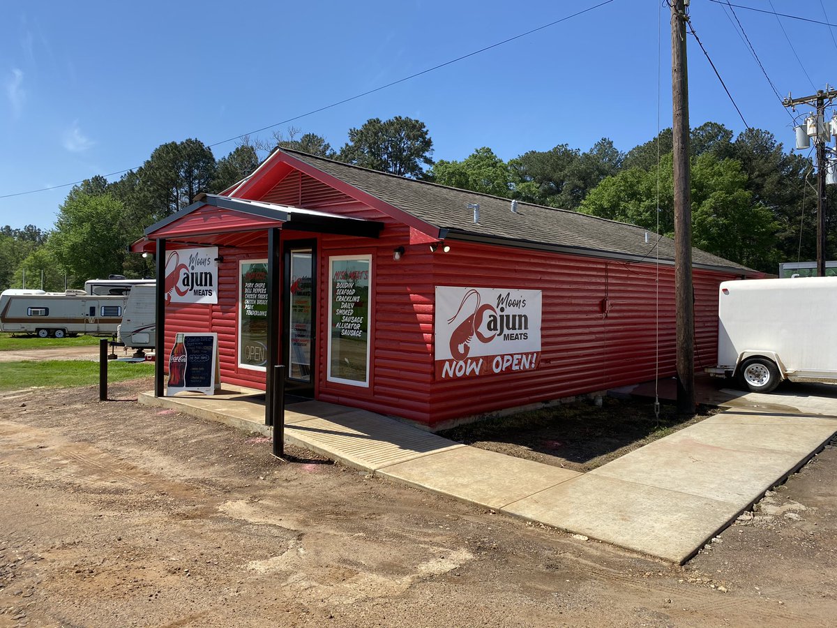 You can’t beat the $5 brown bag lunch specials at <a href="/cc_smokehouse/">CC Smokehouse</a>! 

My good friend, Heath Clement, has all kinds of deals going on pick-up orders and meat you can cook at home! So get out and #SupportLocalBusinesses, as we’re all in this together...👊

#NacPride #BeABigCoach