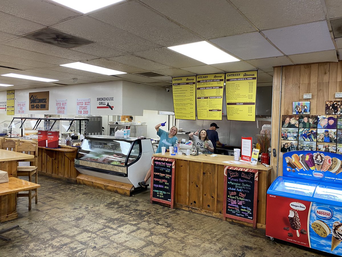CoachCarthel's tweet photo. You can’t beat the $5 brown bag lunch specials at @cc_smokehouse!
My good friend, Heath Clement, has all kinds of deals going on pick-up orders and meat you can cook at home! So get out and #SupportLocalBusinesses, as we’re all in this together...👊
#NacPride #BeABigCoach https://t.co/zsMvkRICFD
