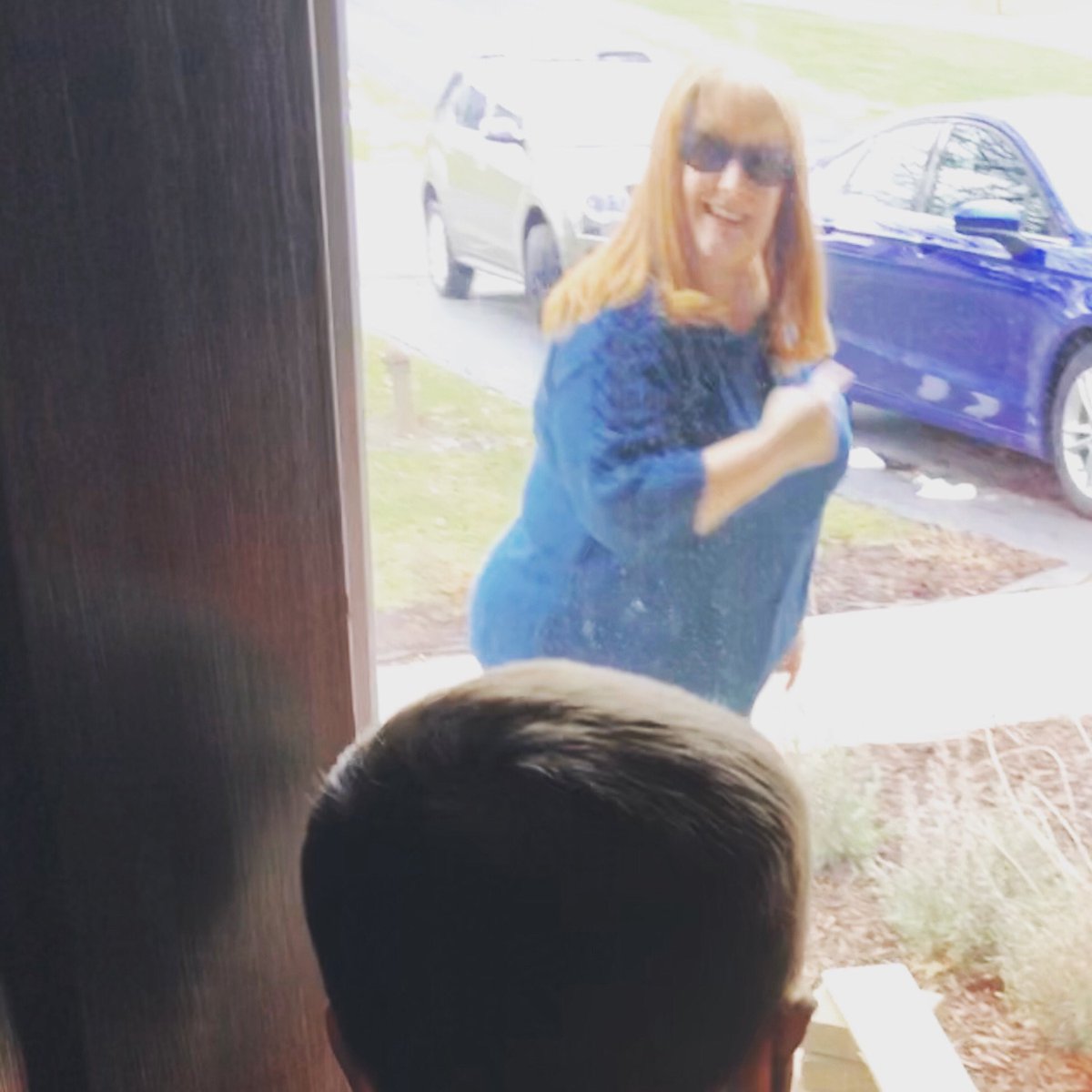 JesD618's tweet photo. Thank you for stopping by Mrs Lopez were so blessed to have you! We miss you so much! #SocialDistancing #FlattenTheCurve #willgetthroughthis  @Elopezsre @PrincipalBriggs https://t.co/yi9gByW19B