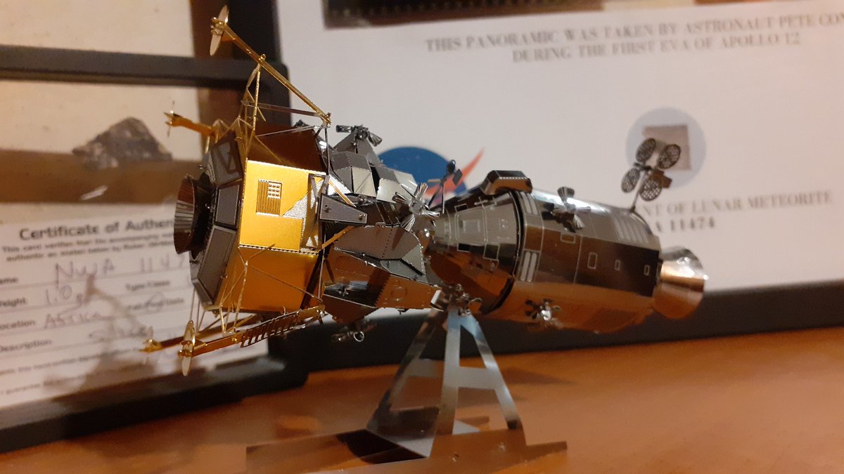 SamLouis_CICAP's tweet photo. Appena finito di costruire questo bellissimo modello della #MetalEarth del LEM in configurazione di volo attaccato al CSM. Non รจ stato facile, ma ne รจ valsa la pena!
_______________
#NASA #Apollo11 #SamLouis #CICAP #Quarantena #Covid19 #AlWorden #ESA #ASI #Spazio https://t.co/qUvl2Lw51o