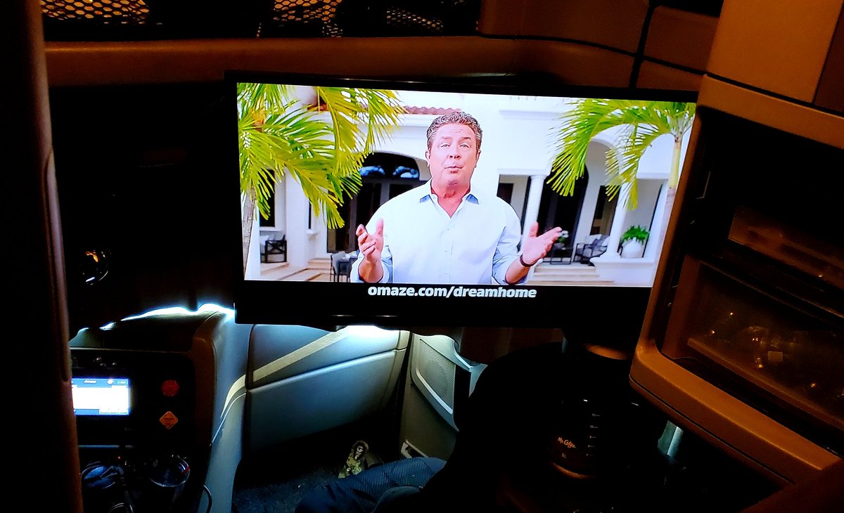 debswim2010's tweet image. 🐐 on my tv in #Dabeast in Miami. 🙌🏼😄