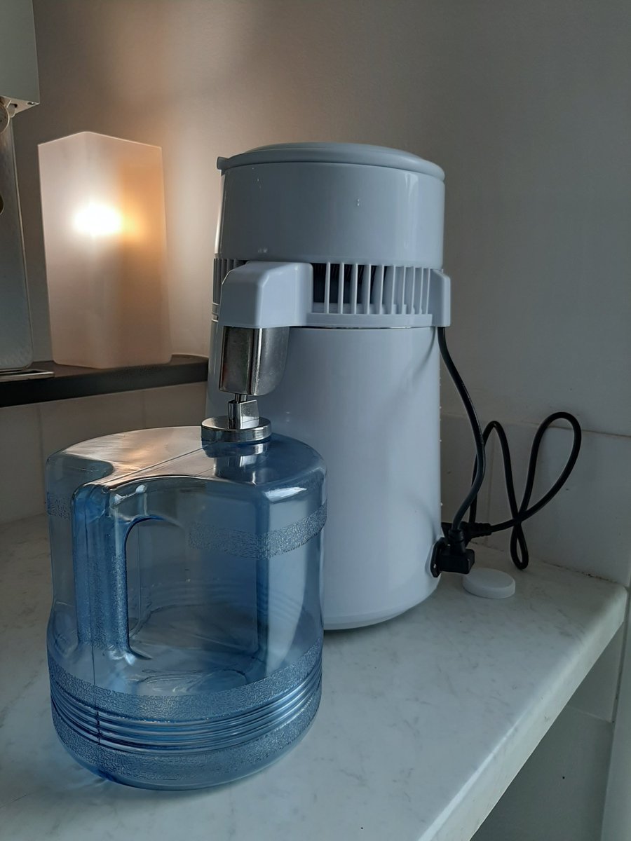 macronscope's tweet photo. #coronavirus #Covid_19 #COVID19fr
La commune de #Redange conseille de faire bouillir l'eau du robinet ! peut-être a t-elle un réseau vétuste ou non sécurisé?
3 alternatives sans chlore
Eau en bouteille
Distillateur (c'est le mien 1l/H)
Paille mini Sawer 300 000L (j'ai aussi) https://t.co/vFOy8UvHzl