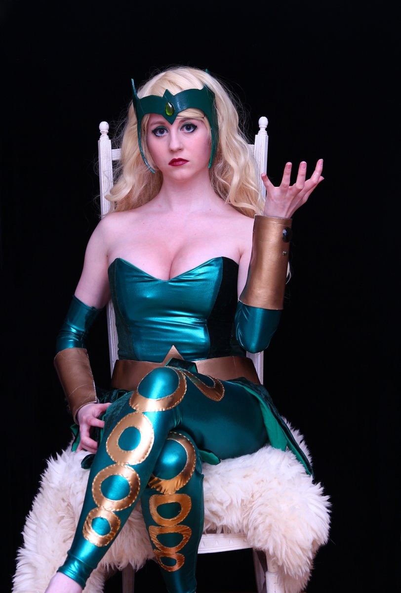 Bulleblue's tweet photo. I thought I would make a little thread of edits that I have done and really like ! 
Let's start with this pic of my Amora cosplay. 
I took this picture at my parents'. The black fabric was hanging from a wooden beam &amp; bc it was really high I had to put the chair on a table 🙃 https://t.co/N5PEWTPDqB
