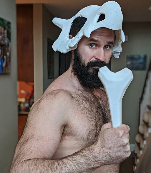 13 Clever Last Minute Costumes for Guys with Beards