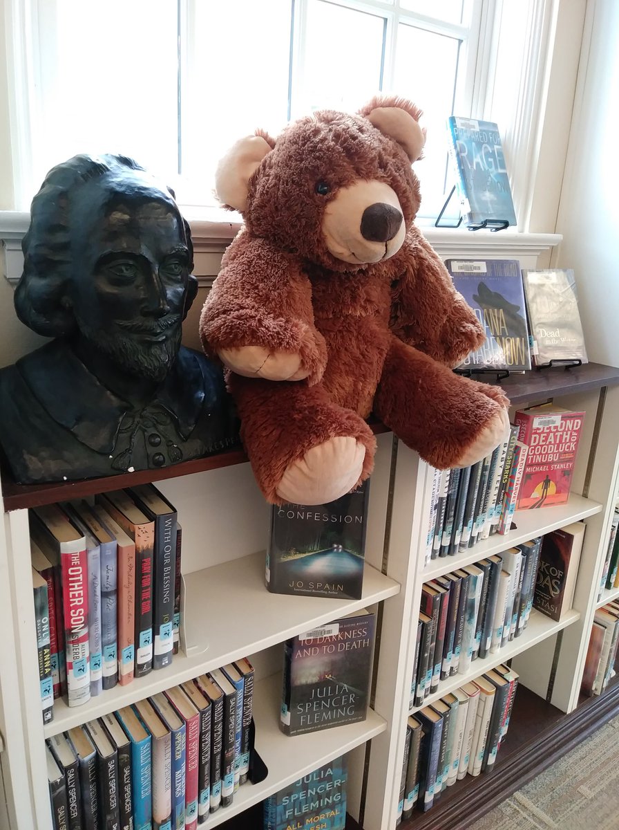 KirkwoodLib's tweet photo. Today Bookington is hanging out with his new buddy William Shakespeare! Maybe together they can crack the case of how Bookington ended up in the mystery section π
#Bookingtonadventures #funinthelibrary #librarymischief #boredlibrarian #quarantinewithKPL #stuckinside https://t.co/xucFpuoVnf