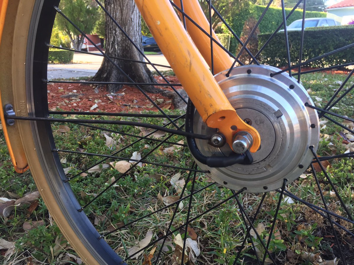 bikesharemuseum's tweet image. Anyone building bikes to pass the coronavirus away? We’ve been building a “what if?” electric pedelec around a retired Gen 2 @ridespin ...behold, the #espin. 

Really excited to try out the Sturmey-Archer S30 trigger shifter too, which just arrived today.