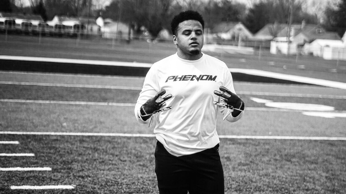 PhenomBrand's tweet photo. Use this time to grind by yourself.
Learn about how much you are willing to do, to do what is necessary to take yourself to the next level.
Compete with yourself. #TrainToConquer https://t.co/8CyL45VEbi