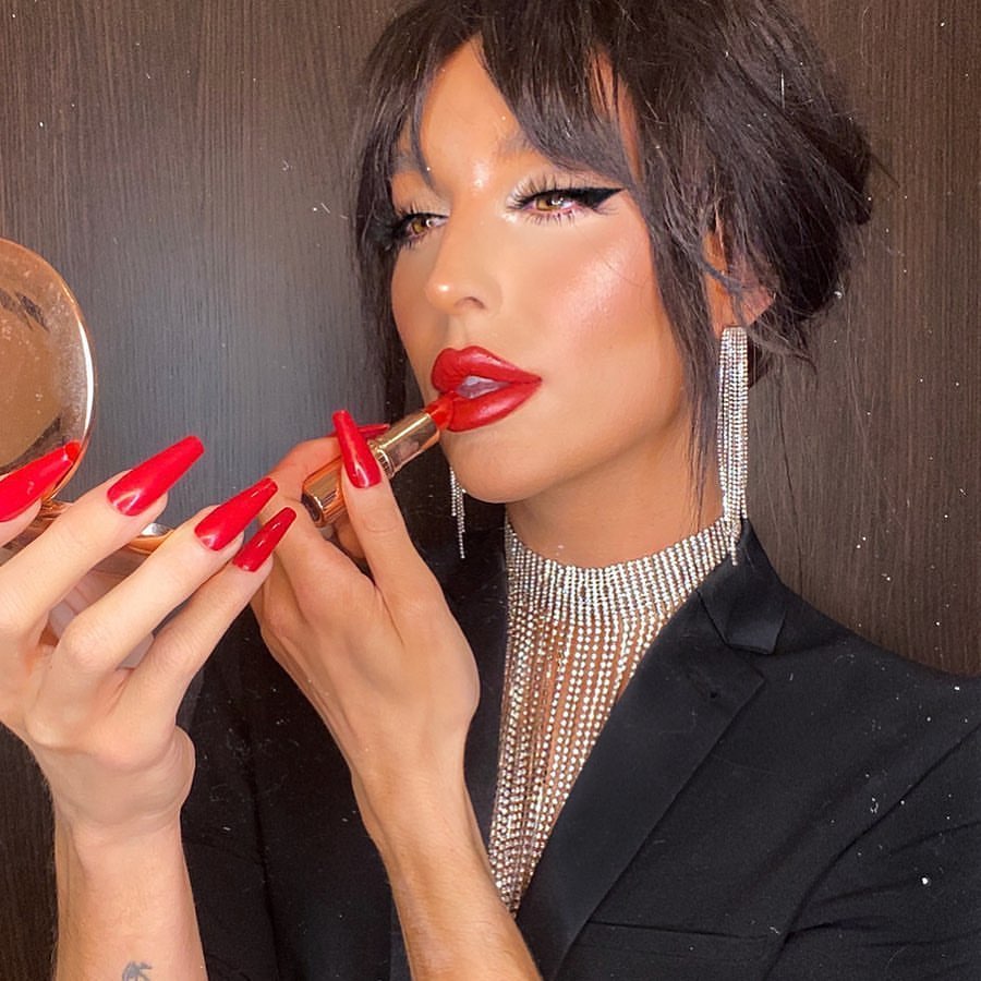 Matthew stepping on necks!!! 🔥

Matthew pairs our PRIMAxKDA #TheModel lash with a super glowy glam and a red-lip-red-set combination that turns up the drama 💄 Shop here: bit.ly/2xhaQfu

Instagram 📸 matthewjamesbeauty