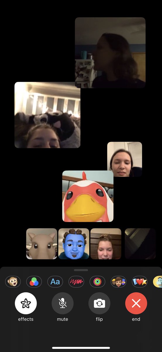 KatieCicione's tweet photo. Love getting a Group FaceTime call from these goons! Looking forward to seeing these smiles soon!!!! 🤩🤩🤩

#SeparateButStillTogether #16Gold 
@NOVAJuniors https://t.co/EVPghoHFVm