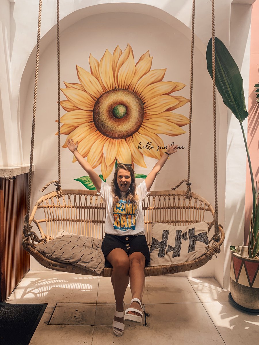 There is no shortage of insta-ready cafes in Bali! There’s even plenty of amazing food for vegetarians and vegans so everyone can enjoy!🌻