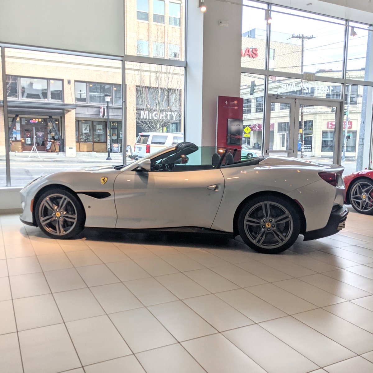 FerrariSeattle's tweet photo. Argento Nurburgring is another tricky color to photograph, but so beautiful to see on this #FerrariPortofino
.
.
.
#FerrariofSeattle l https://t.co/CWZvkAIGiq
@Ferrari #Ferrari #Portofino #driveferrari #seattle
Our showroom is currently open on an appointment-only basis https://t.co/wkcY1IGu5Q