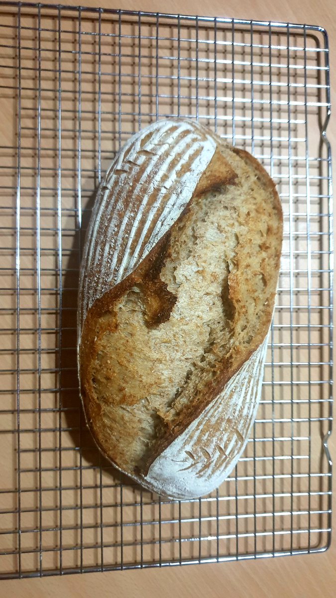 JG_Levin's tweet photo. Sourdough loaf baked #QuarantineBakeIn @SeamusBlackley https://t.co/K9h4KHymPr