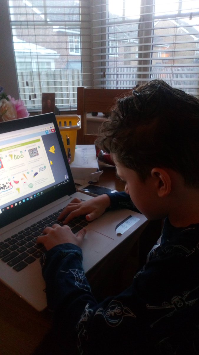 Olly rocco completing his healthy eating chart. Da iawn olly xx <a href="/yggf123/">Ysgol Gymraeg Gilfach Fargod 🏴󠁧󠁢󠁷󠁬󠁳󠁿</a>