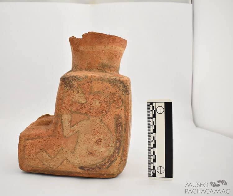 theESCALA's tweet photo. ๐ง๐จTake a look at the paintings intact on this ceramic pitcher found at SPI's project site in #Pachacamac, #Peru!
#artifact #BuildFuturesSavePasts https://t.co/8D47g58Lb8
