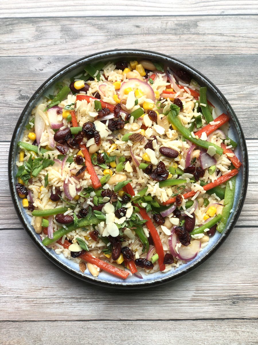 TheTobiSmith's tweet photo. New Post: “Quarantine Fried Rice”.  A unique rice dish you can make with mostly pantry supplies during this lockdown. #AllIDoIsCook #MyAllIDoIsCook https://t.co/6Whm03XNEQ
