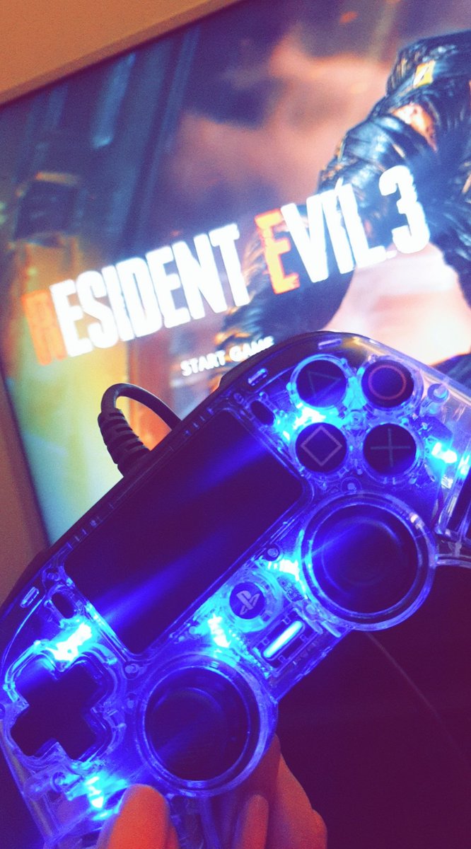 Dee_is_typing's tweet image. #RE3RemakeDemo 😍