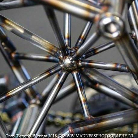 rocketbobs's tweet image. it’s a subframe 😊 thanks to @madnessphotography.nl for the epic shot #pressuredrop #worldsbestvtwin instagram.com/p/B-FbEM2h3xo/