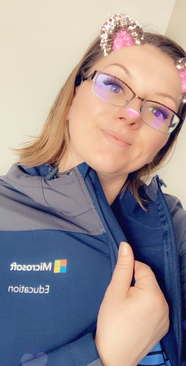 natalie_perejda's tweet photo. Can’t help but think we would have been in Sydney, Australia with a bunch of amazing educators from all over the world today. While the conference is postponed to keep us all safe, I love that we are still connecting virtually! #road2E2 #MicrosoftEDU #USAE2CREW #rockinmyjacket https://t.co/hpCades9Ef
