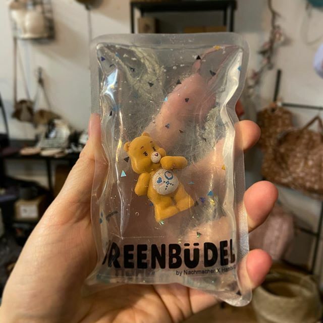 KinderladenLE's tweet photo. Ich wünschte ich hätte einen echten Glückbär der mir alle meine Wünsche erfüllt und mir alle Sorgen abnimmt ... gerade jetzt in diesen Zeiten ❤️❤️❤️ https://t.co/HkXUeoZEF7 https://t.co/cGeilvod3j