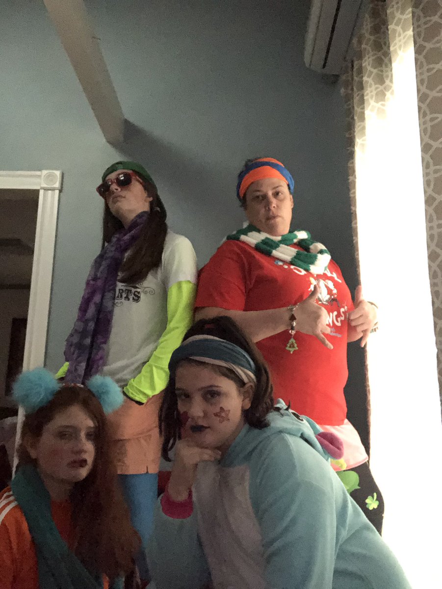 DiBiasioCivics's tweet photo. BPS virtual Spirit week!! #bournespirit #mismatchday #historyteacher #studentcouncil #Quarantine @bourne2lovebhs @DiBiasiohistory https://t.co/9rVAl4WqKd