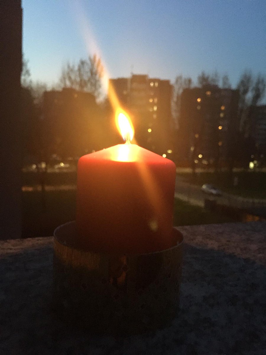 iisfalconerighi's tweet image. #scuoleilluminate IIS Falcone Righi 23/03/2020
Presenti dal 03/03/2020 per stare tutti insieme docenti, studenti e tutto il personale. #andrátuttobene MIUR Social CampuStore #codingGirls Maria Vittoria Amantea