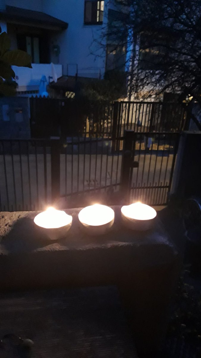 iisfalconerighi's tweet image. #scuoleilluminate IIS Falcone Righi 23/03/2020
Presenti dal 03/03/2020 per stare tutti insieme docenti, studenti e tutto il personale. #andrátuttobene MIUR Social CampuStore #codingGirls Maria Vittoria Amantea
