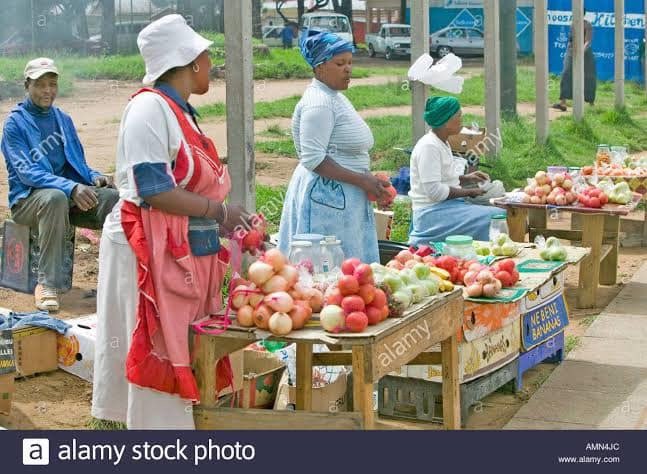 JuniorDeRocka's tweet photo. Lord please be with these Mothers who wake up in early hours of the morning to make ends meet for their families during the 21 Days 🙏🏽🙏🏽 #shutdownsouthafrica #cyrilramaphosa #CoronavirusInSA https://t.co/smK4krQwbI