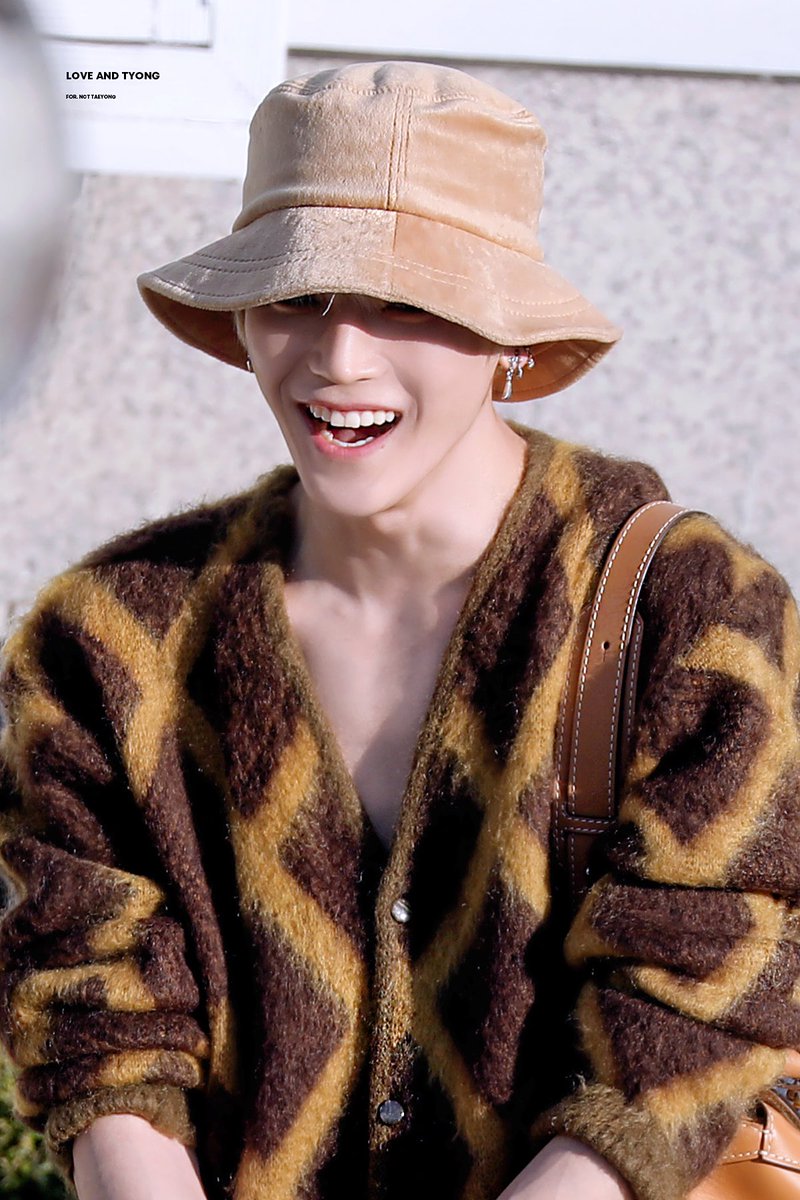 the puppy’s name is jaerong and they’re my emotional support insta puppy for now