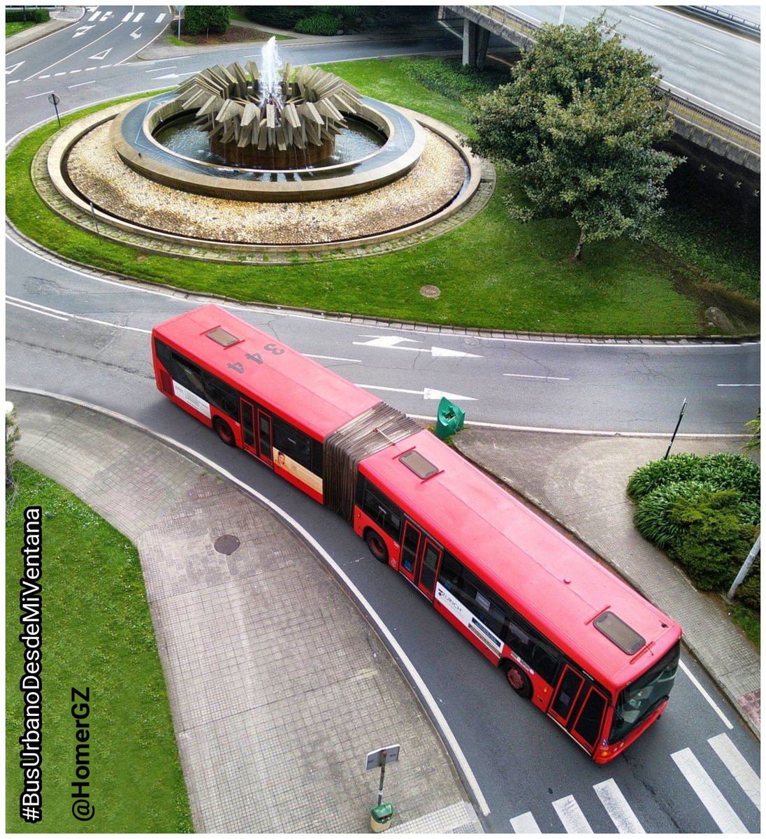 BlogBusurbano's tweet image. ¡La fuente de las #Pajaritas de #Coruña! Por ahí viene la #Lín20, a punto de encarar la #Par282 de Antonio Machado.

Hoy está trabajándola el #Bus344 articulado.

#BusUrbanoDesdeMiVentana
Fantástica vista, @HomerGZ! 😃
