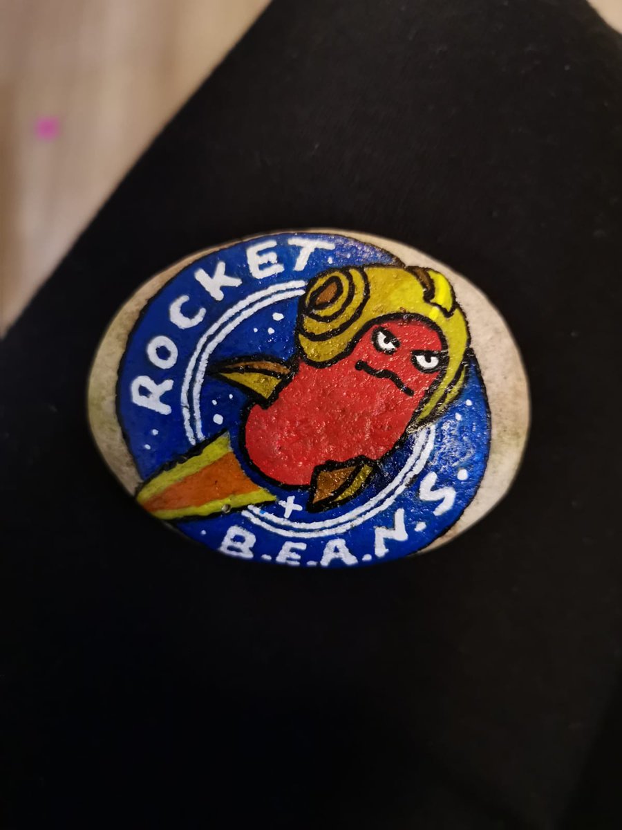 Fips2000's tweet photo. Aus Langeweile hat meine Frau mit meiner Tochter einen Saarstein bemalt. Jetzt wird er die Tage bei uns im Saarland ausgewildert. @TheRocketBeans #saarsteine https://t.co/Y7RjonL0IE