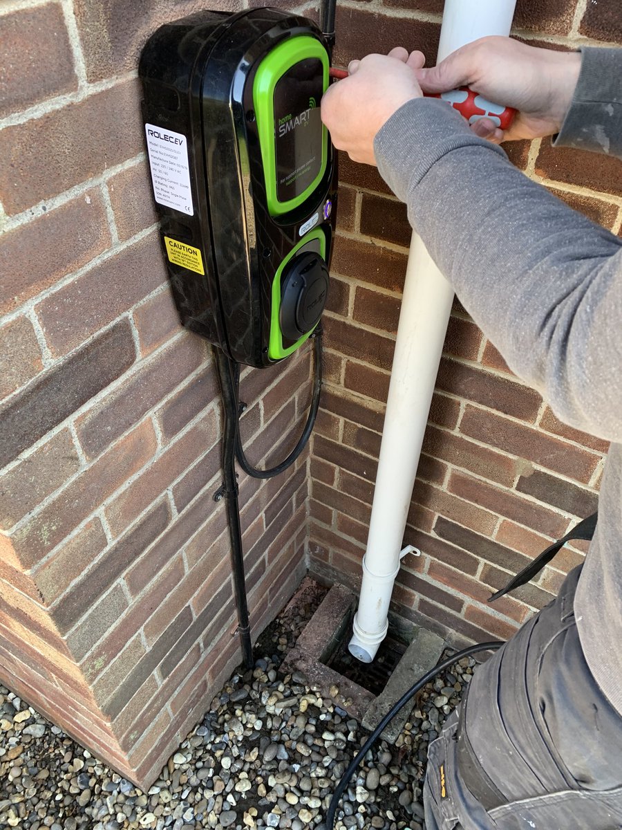 Another customer ⁦<a href="/RolecEV/">Rolec</a>⁩ happy #EVcharger #EV