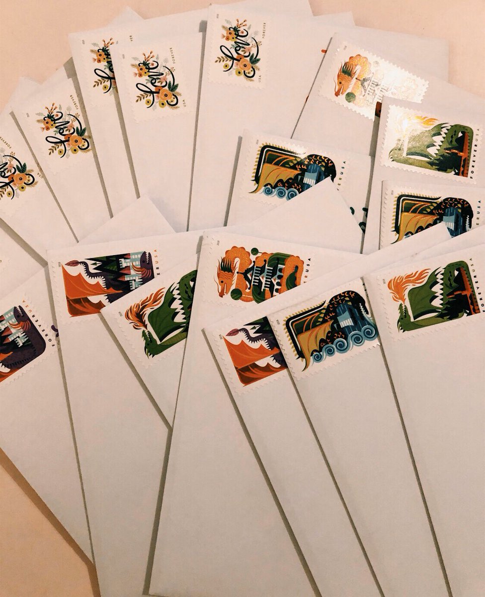 MissCrouseG1's tweet photo. 19 letters ready to send to my 19 favorite kids! 💌📬 #HECLeads #FirstInFive #PrideIn5 https://t.co/q2kliKP0nJ
