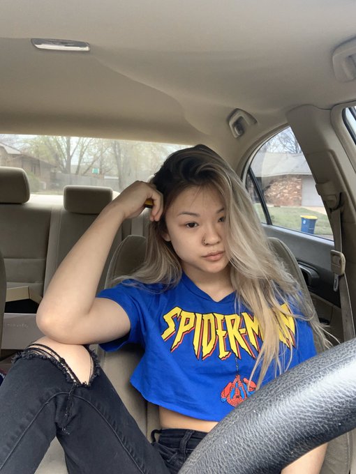 my neighbor&rsquo;s kids are playing in the driveway 😳😅🤪 https://t.co/iAfeVK5L2O