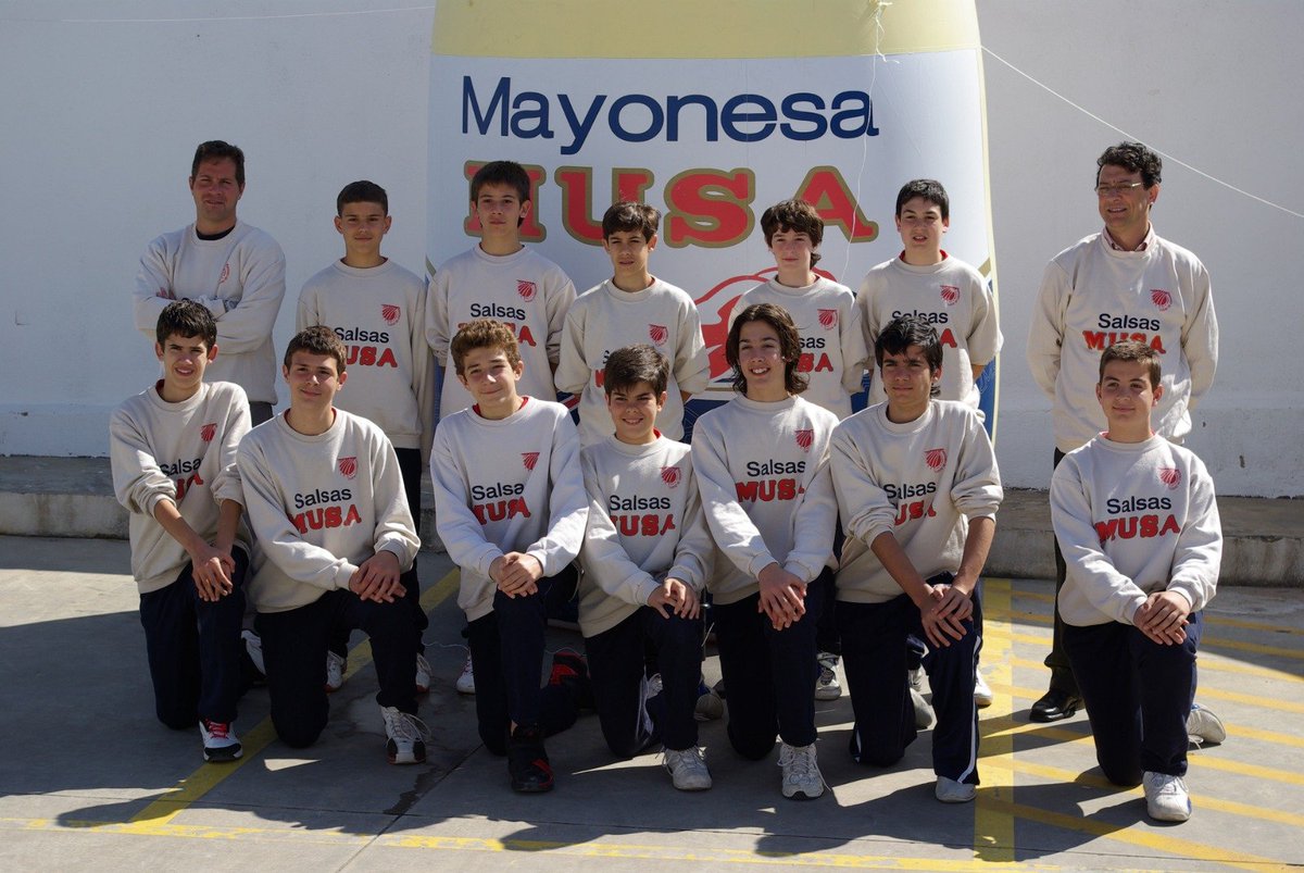 cbccordoba's tweet photo. #15AñosJuntos
Sigue creciendo nuestro álbum de fotos.
Equipo Infantil de 1° y 2° año Temporada 2006-07-08.
Algunos fueron subcampeones de Andalucía con la Selección Cordobesa Temporada 2007-2008.
Mucho baloncesto y un trocito de historia de nuestro club.
#EsteClubIlusiona https://t.co/NrUm9e36cU