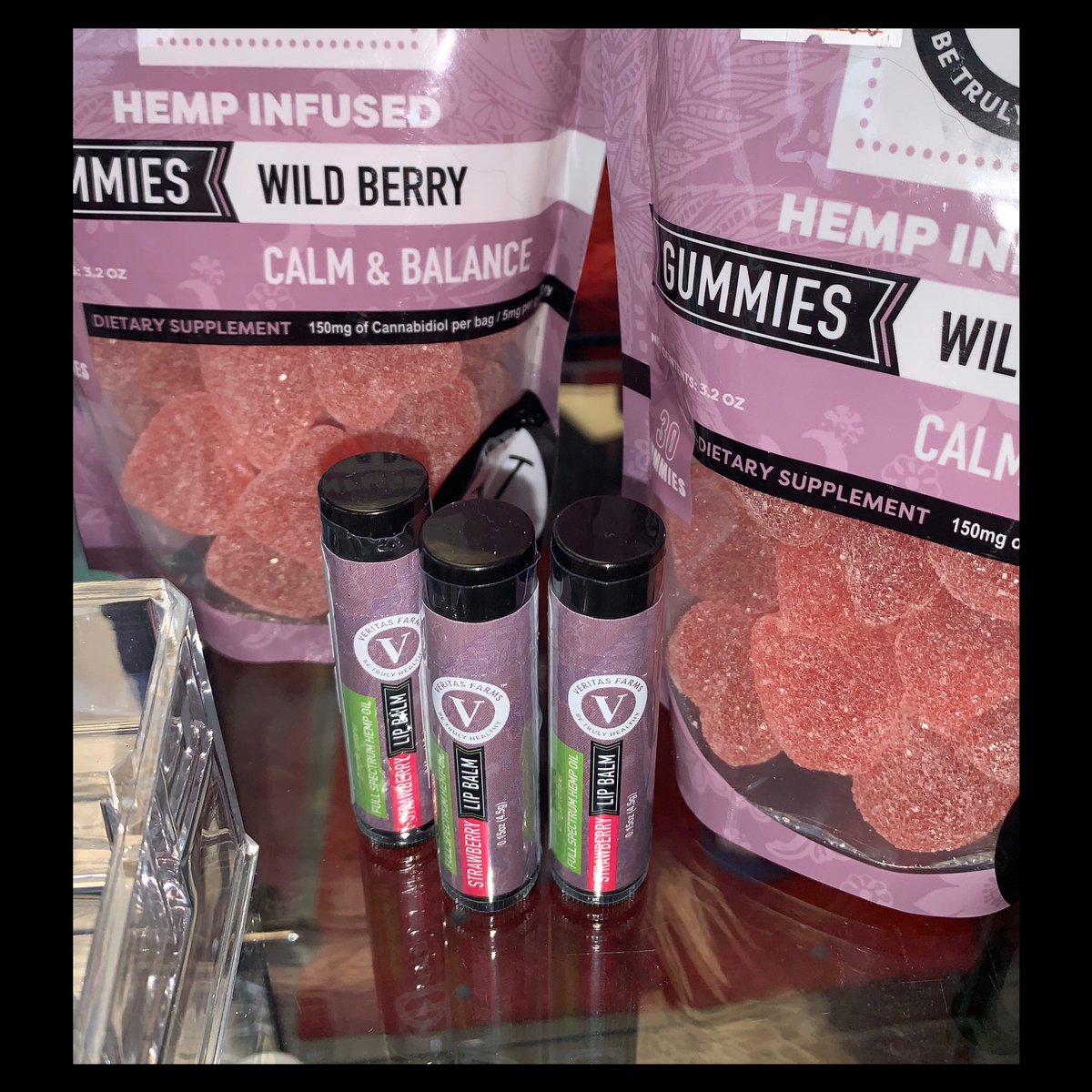 CheyanneDream's tweet image. 🔥New Product Alert🔥 CBD Infused Gummies and Strawberry Chapstick 🍓🍓 Come grab these tonight or tomorrow (11-7) 💚💚 #CBD #cbdhealth #delphiindiana #hempproducts #hempoil #hemp