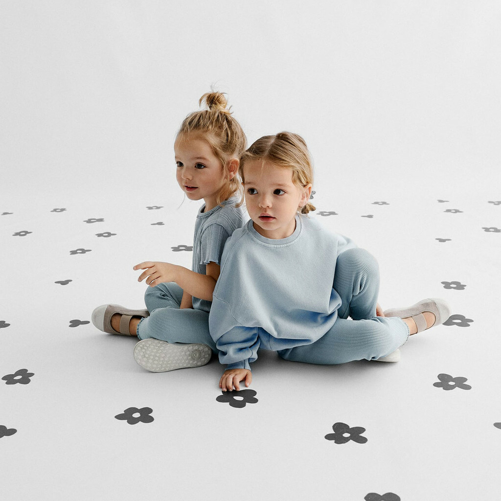 circusmodadiv's tweet photo. Zara tiene en su nueva colección de bebés y niños las prendas más cómodas y bonitas para pasar la cuarentena en casa https://t.co/yCC7j5OzFd https://t.co/KY2NS2Hg8L